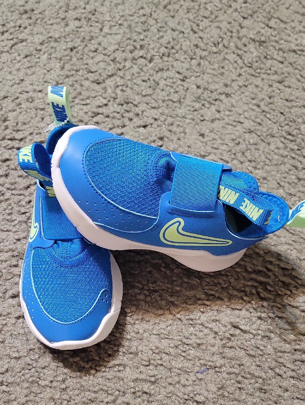NWOT Nike Flex Runner 3 Toddler Blue Slip-On Sneakers with Lime Swoosh